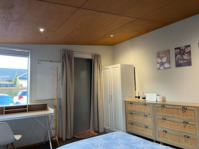 Fon's room