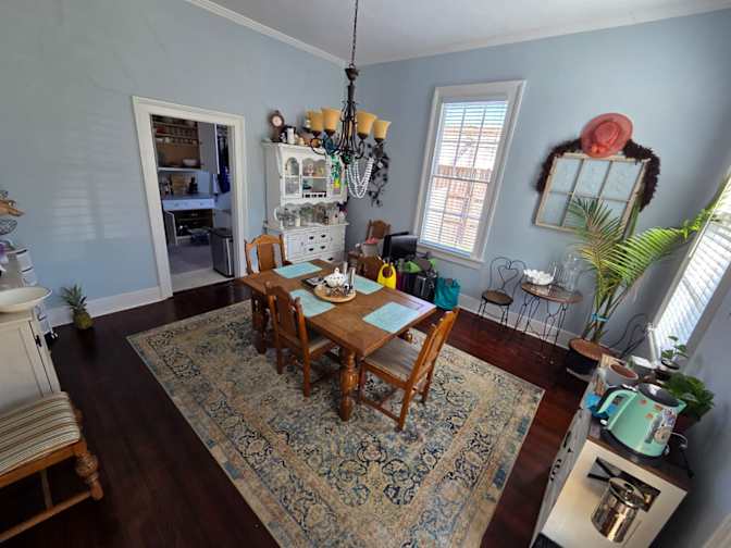 Holly parashar's room
