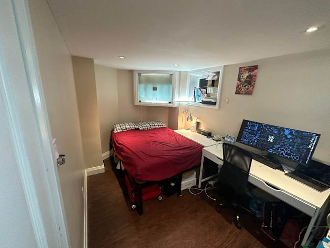 avneet singh Bhatia's room