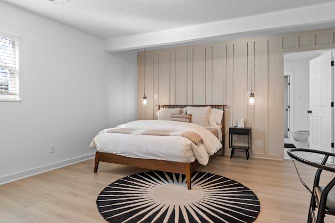 Tomic Properties's room