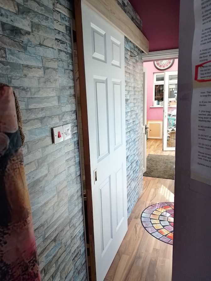 Synthiea Doolan's room