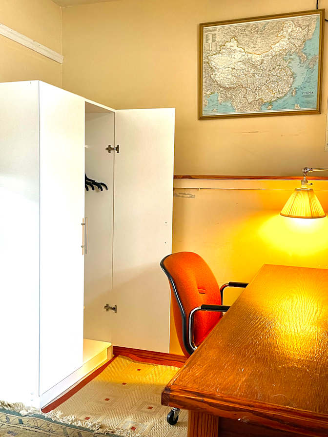 Tee Lee's room
