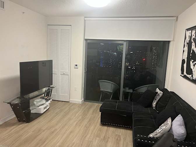 johnatan's room