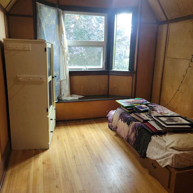 Jeffreyroy's room