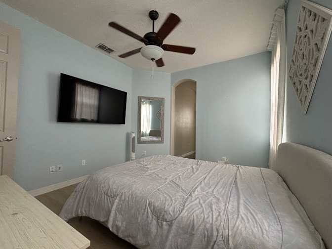Andrea's room