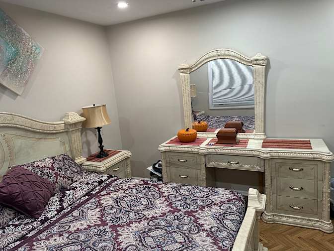 Noor's room