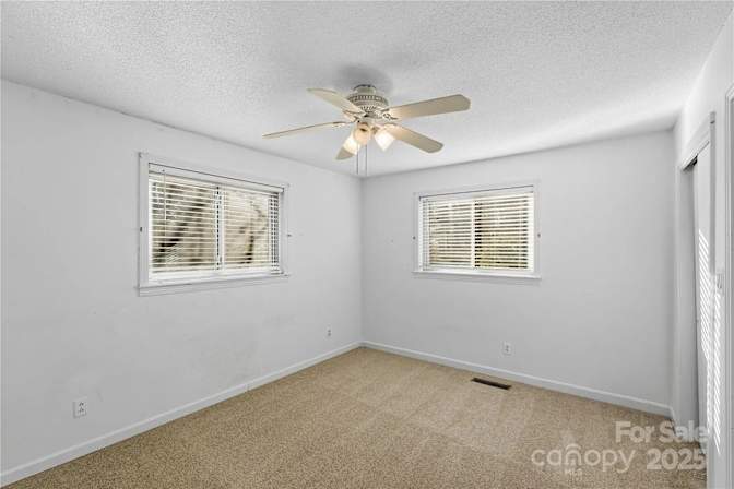 Alcove Rooms's room