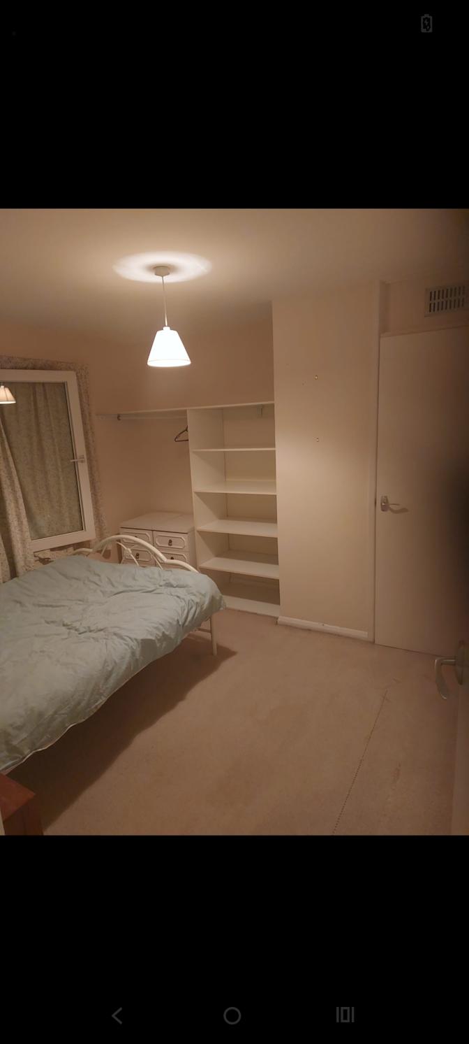 MR HILTON D E DIOGO's room