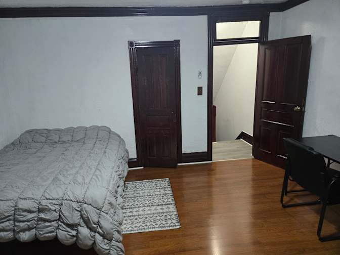 Louis's room