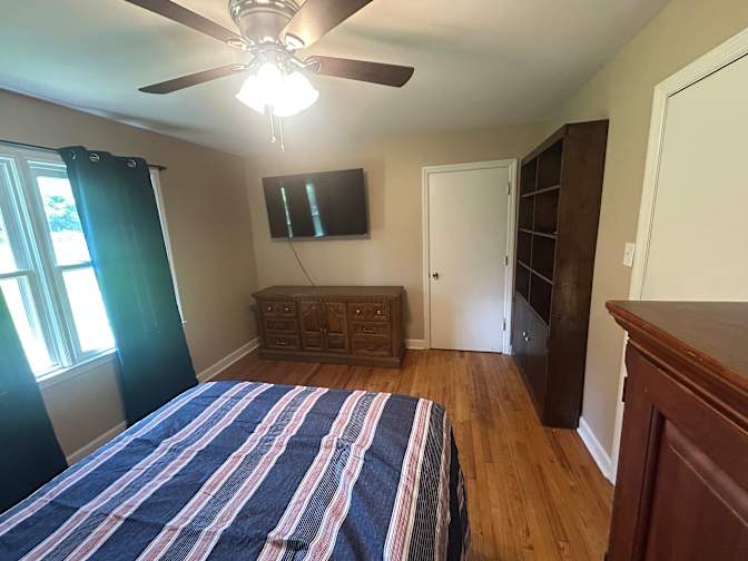 Thomas's room