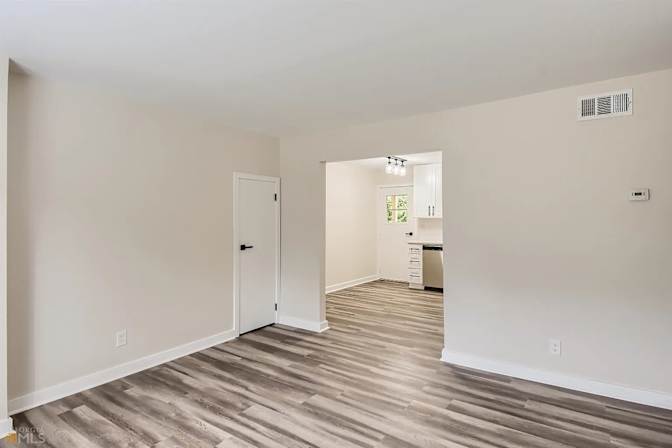 Alcove Rooms's room