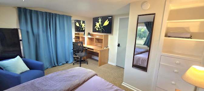 Sam R's room