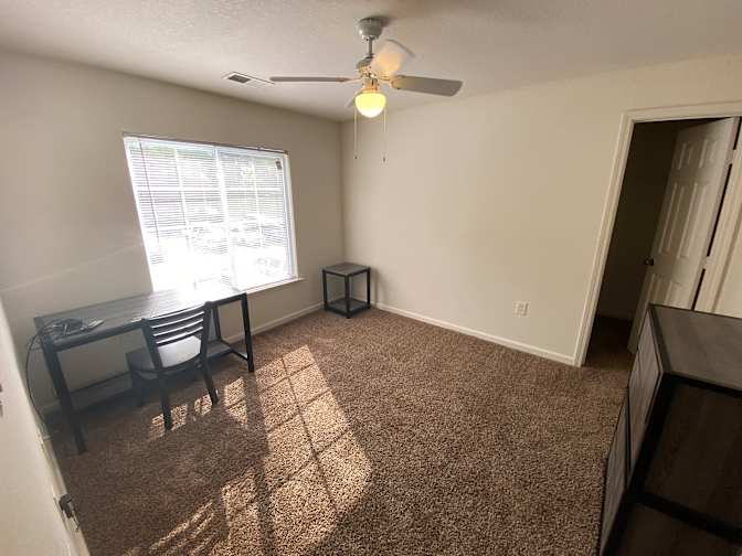 Alcove Rooms's room