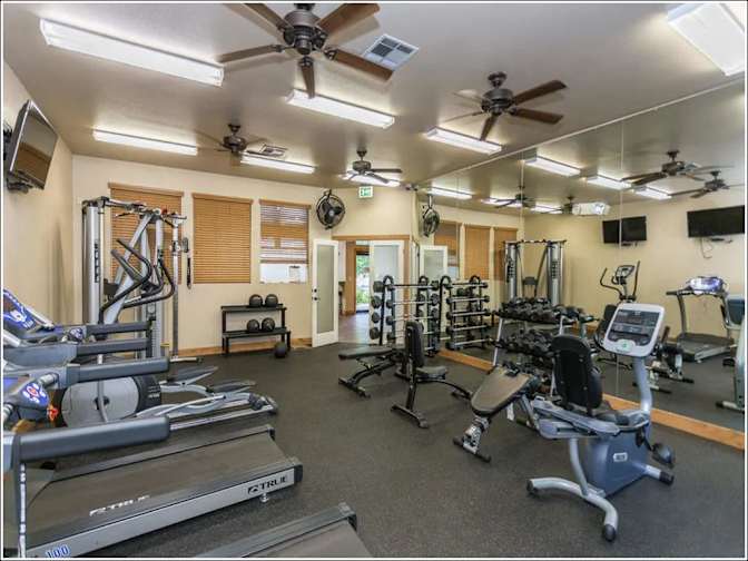 Highland Village Apartments's room
