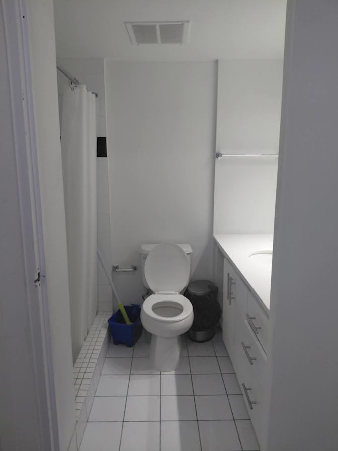 Gerrard Street East - Photo 3