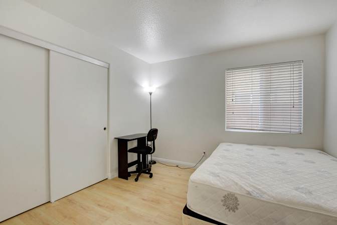 Summerlin Room for Rent (Furnished)'s room