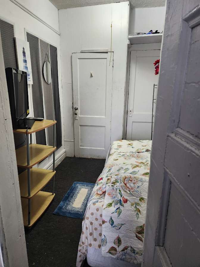 Lynette's room