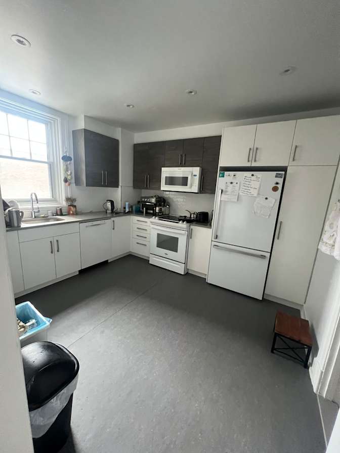 neil patrick sutherland's room