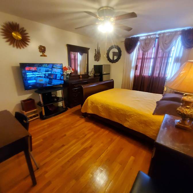 Jason Bryan, Realtor's room
