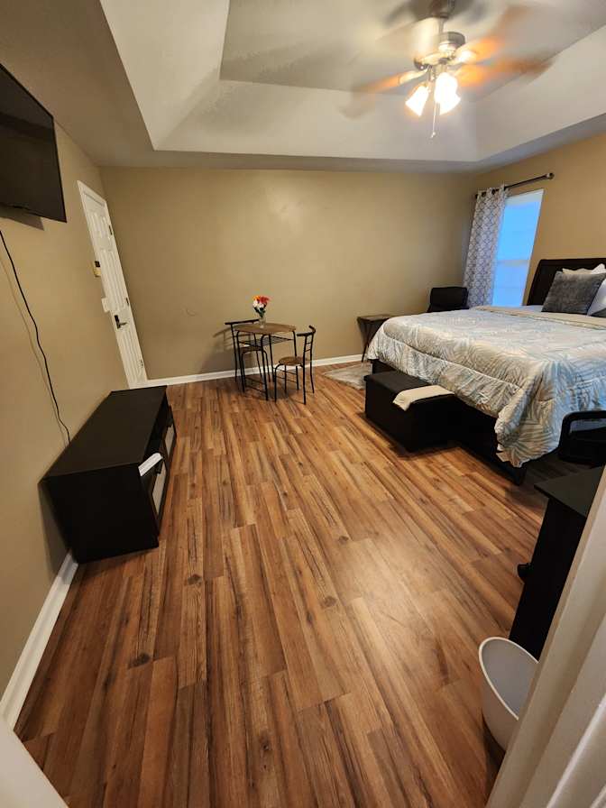 CL&C Property Management and Consulting's room