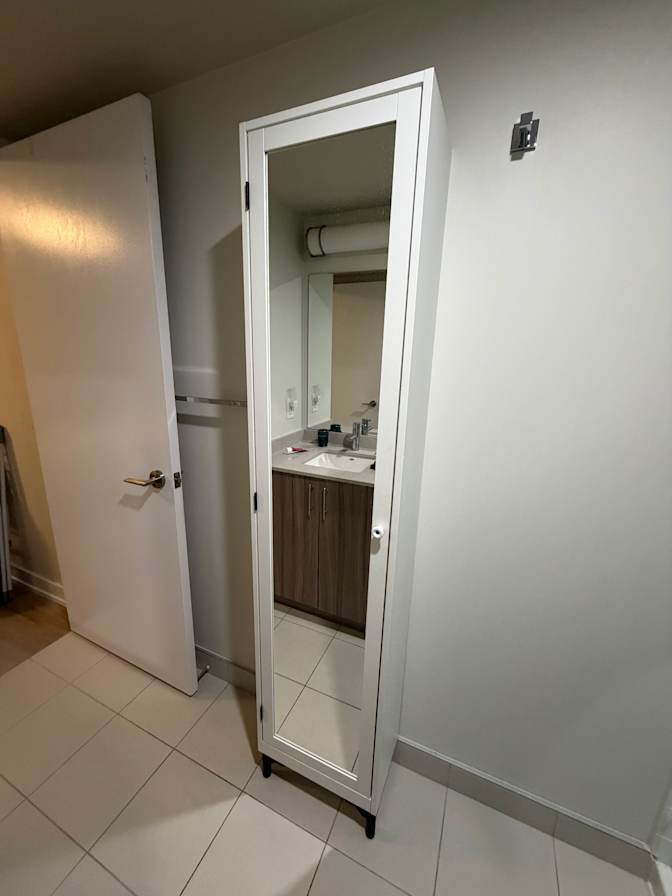 Hiba Akbar's room