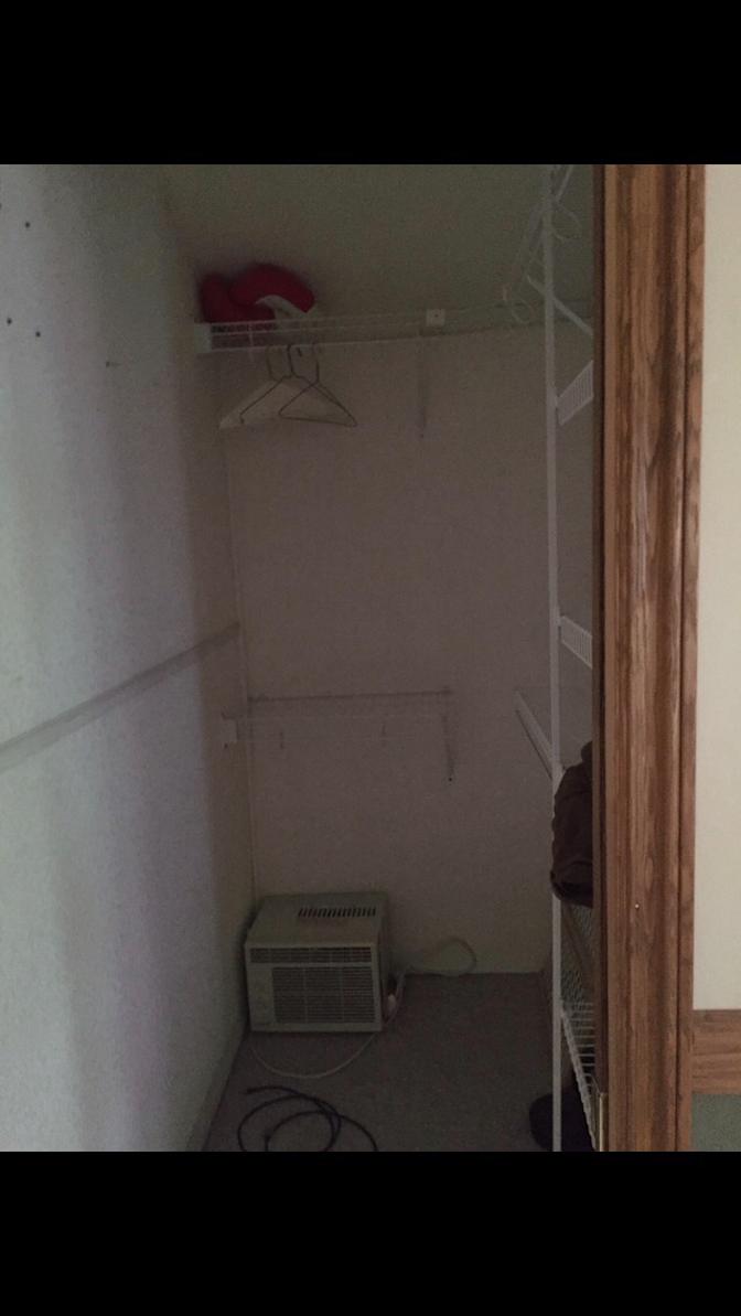 Leslie's room