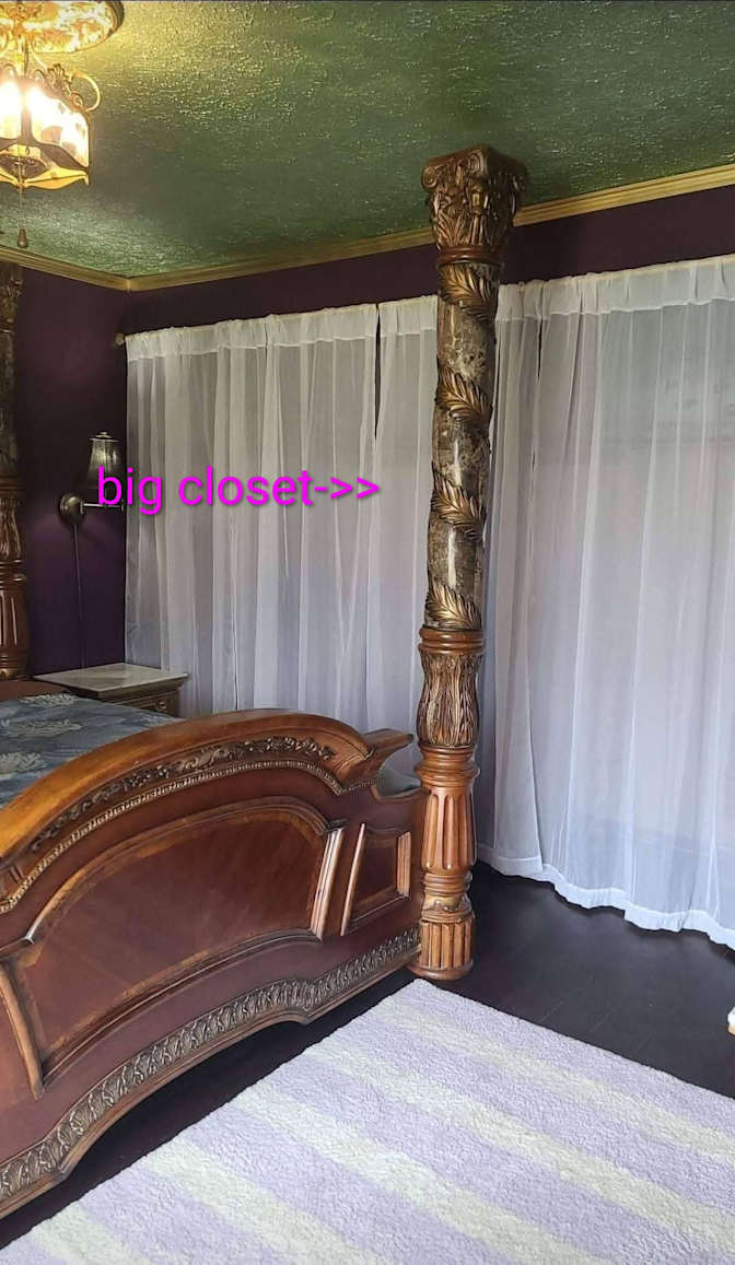 Truly's room