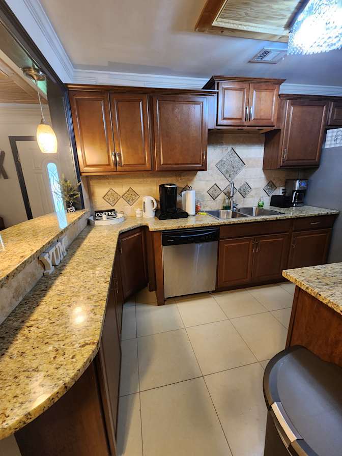 CL&C Property Management and Consulting's room
