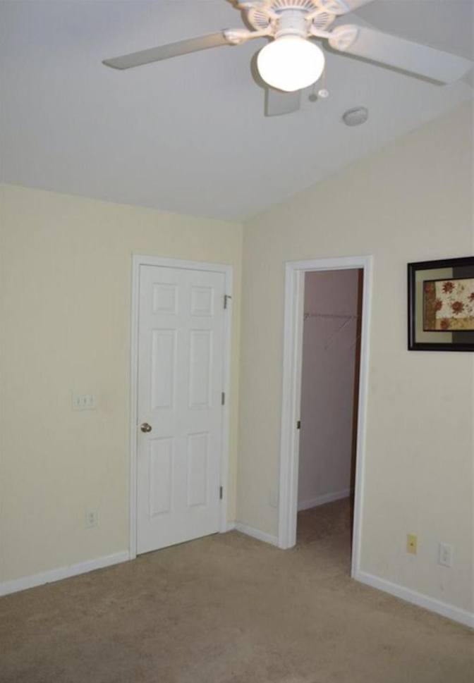 Alcove Rooms's room