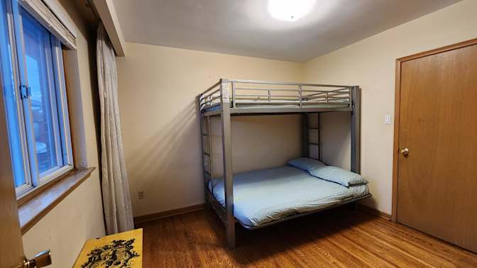 Pal Hgnis's room