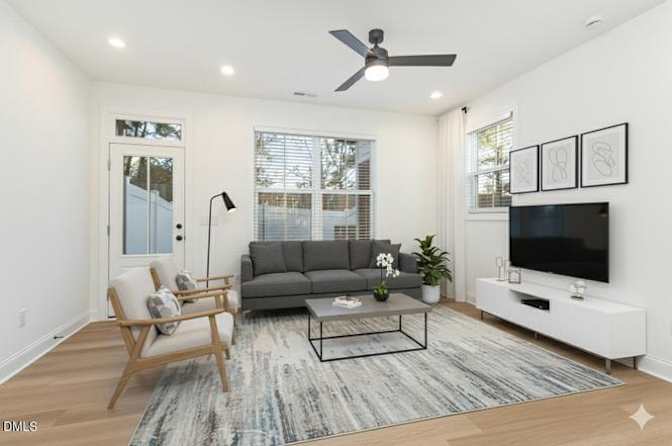 Alcove Rooms's room