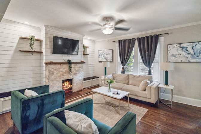 Alcove Rooms's room
