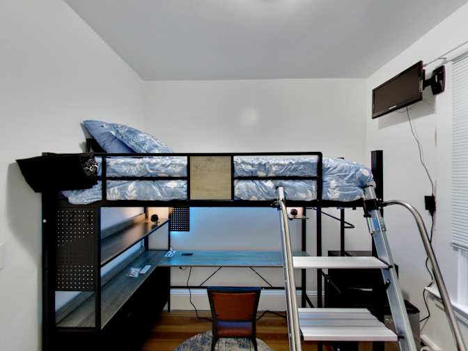 Ike's room