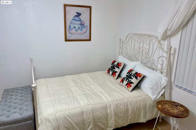 Gladys Pinzas's room