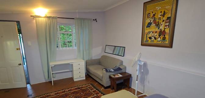 Green Point Tree House's room