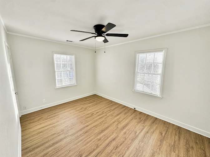 Venytra's room