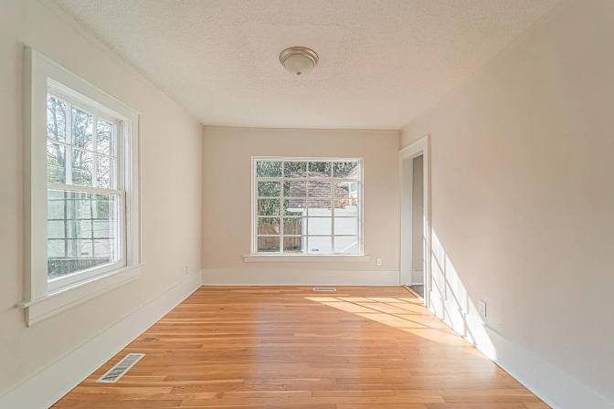 Alcove Rooms's room