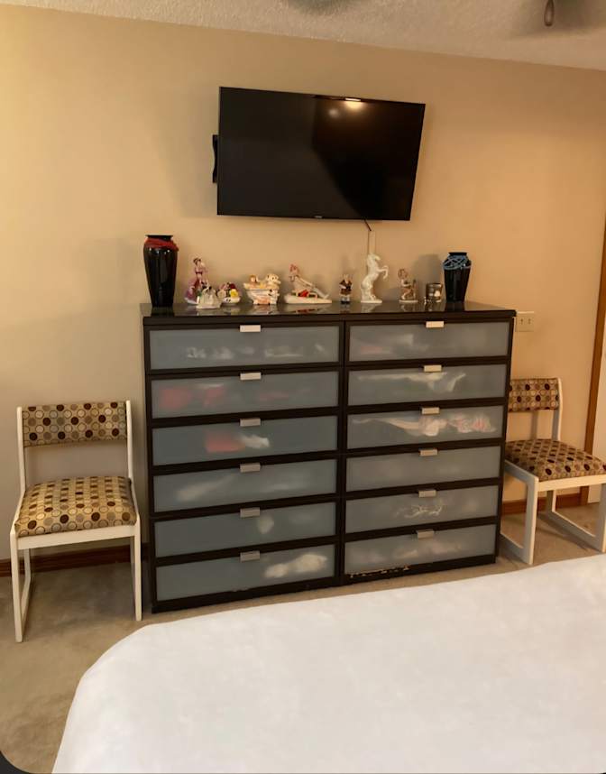 dina's room