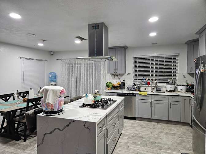 Luis's room