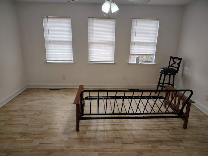 Chuzzlevit Redding's room