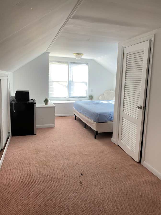 EAST COAST's room