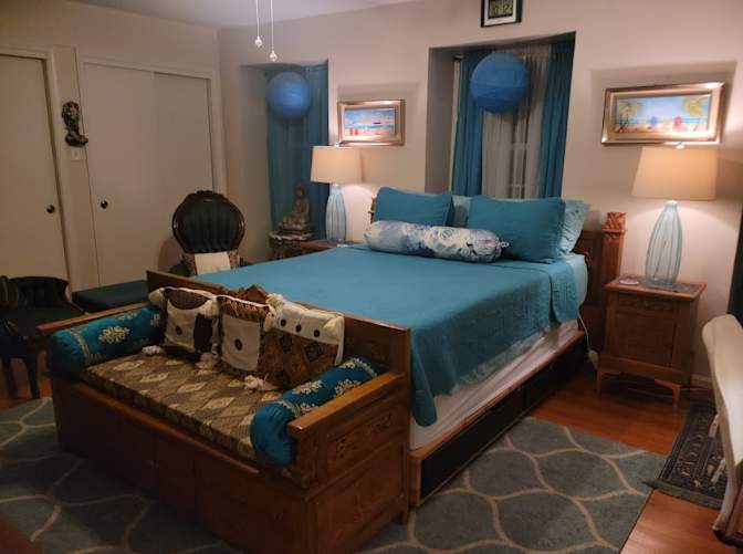 Ario's room