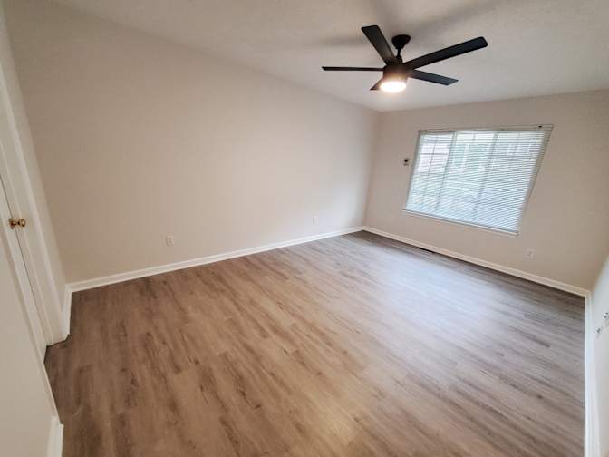 Alcove Rooms's room