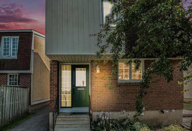 Chris Saracino's room