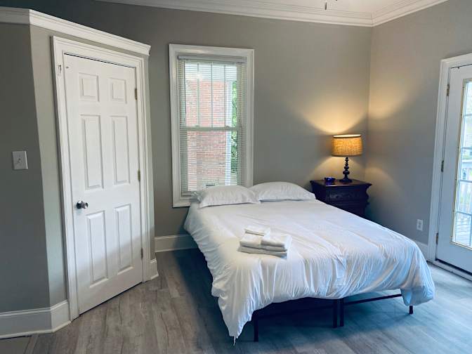 Alcove Rooms's room