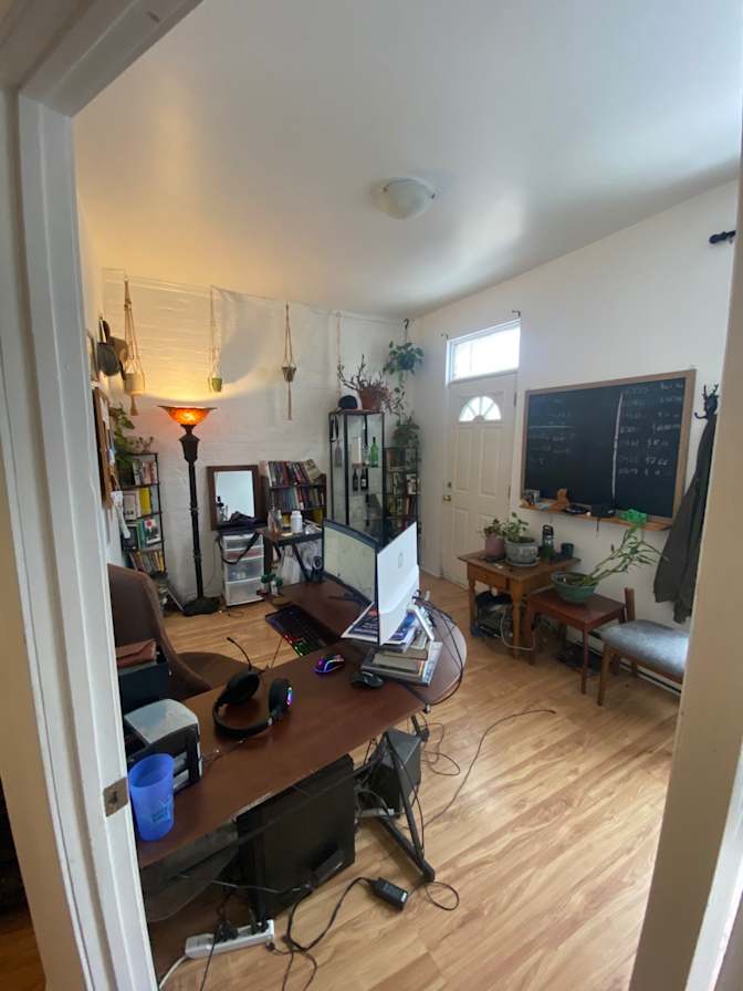 Carlos's room