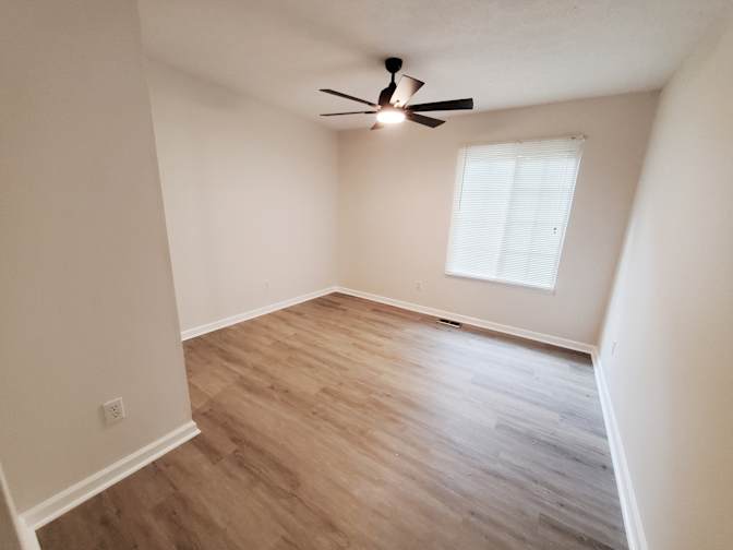 Alcove Rooms's room