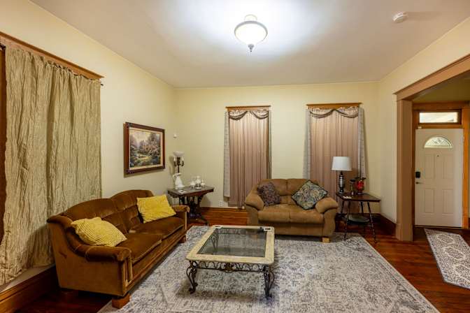 Ann Pickens's room