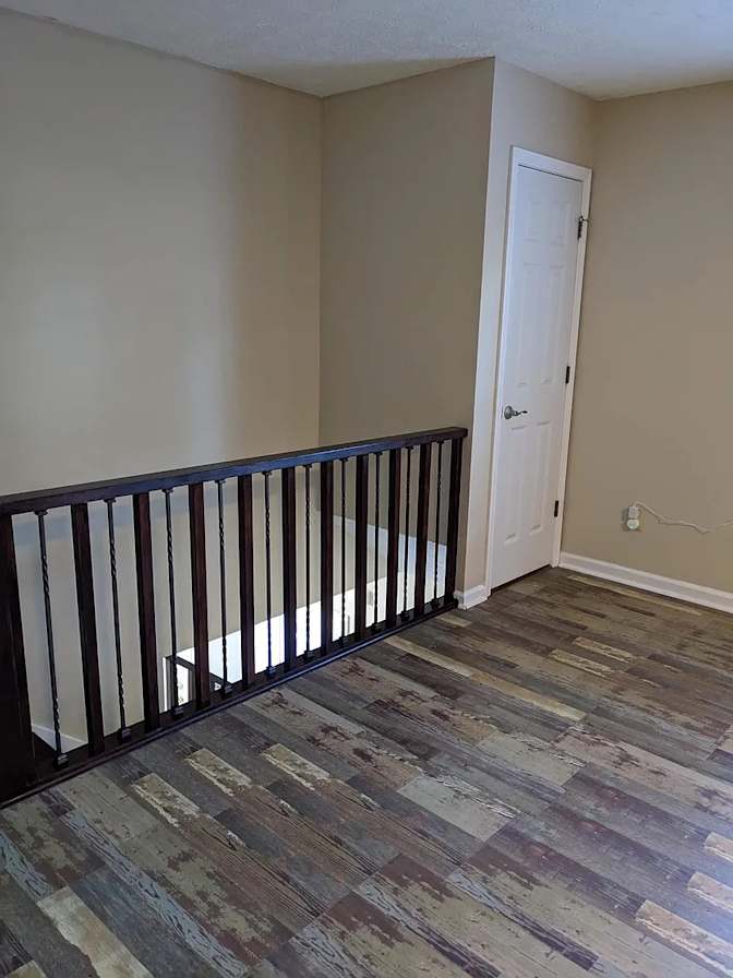 Alcove Rooms's room