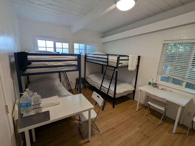 Julia Va's room